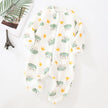 Baby-Schlafanzug Frosch, flache Nähte und weiches Material, Baby-Pyjama zum Einkuscheln, Vorderansicht