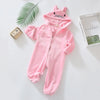 Baby-Schlafanzug Hase Puderrosa, flache Nähte und weiches Material, Baby-Pyjama zum Einkuscheln, Vorderansicht