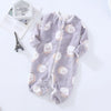 Baby-Schlafanzug Leicht, flache Nähte und weiches Material, Baby-Pyjama zum Einkuscheln, Vorderansicht