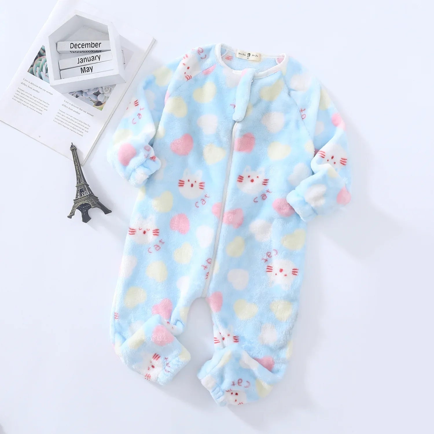 Baby-Schlafanzug mit Reißverschluss, flache Nähte und weiches Material, Baby-Pyjama zum Einkuscheln, Vorderansicht