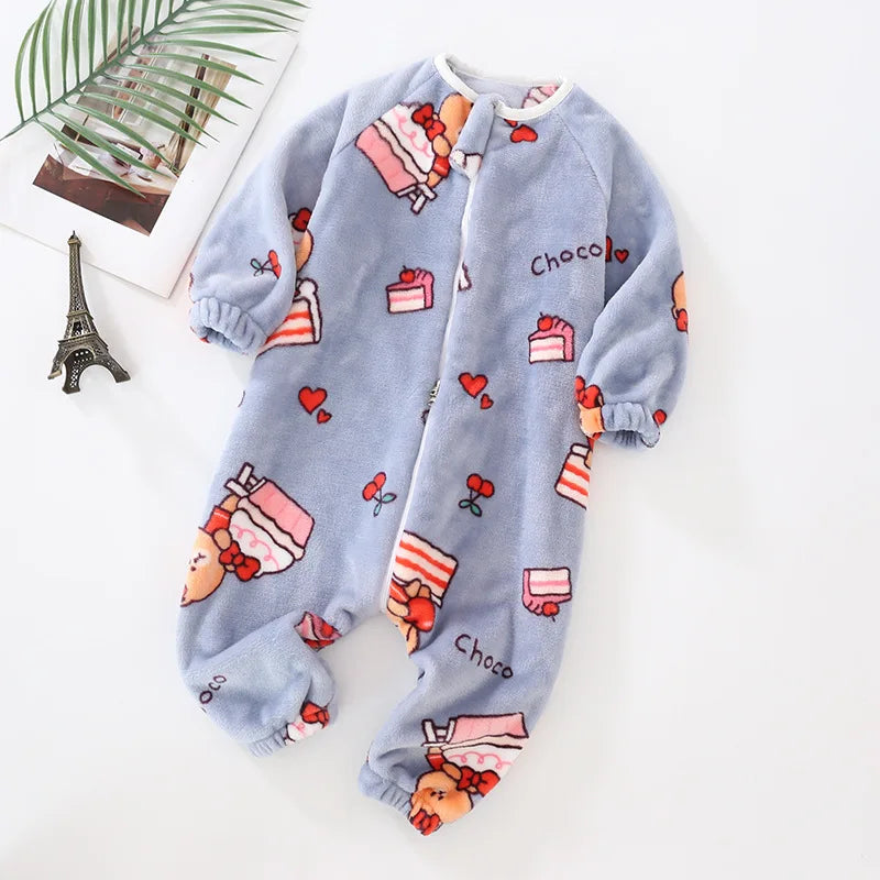Baby-Schlafanzug Naschmotiv, flache Nähte und weiches Material, Baby-Pyjama zum Einkuscheln, Vorderansicht