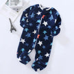 Baby-Schlafanzug Sterne, flache Nähte und weiches Material, Baby-Pyjama zum Einkuscheln, Vorderansicht