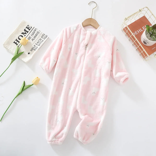 Baby-Schlafanzug Sweat, flache Nähte und weiches Material, Baby-Pyjama zum Einkuscheln, Vorderansicht
