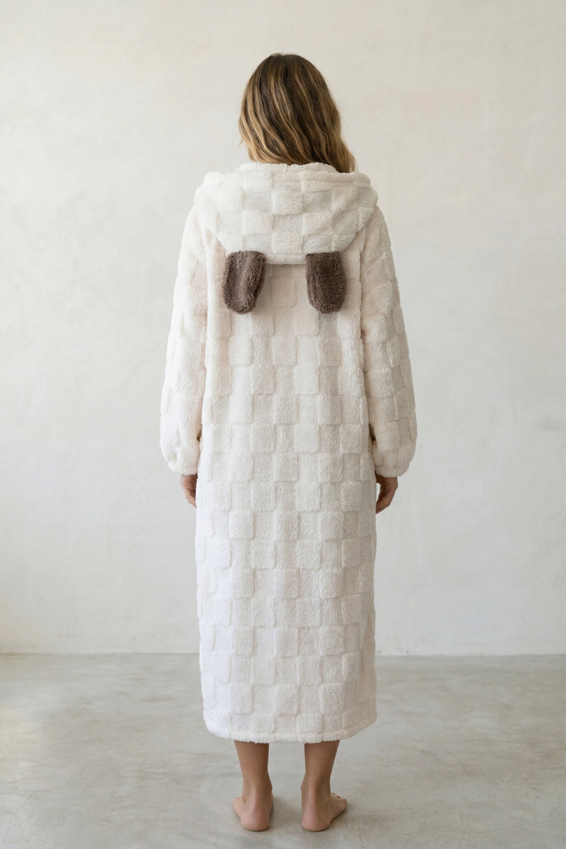 Bademantel Kuschel mit Kapuze, weiches Fleece, kuscheliger Bademantel zum Einkuscheln, Detailansicht der Verarbeitung