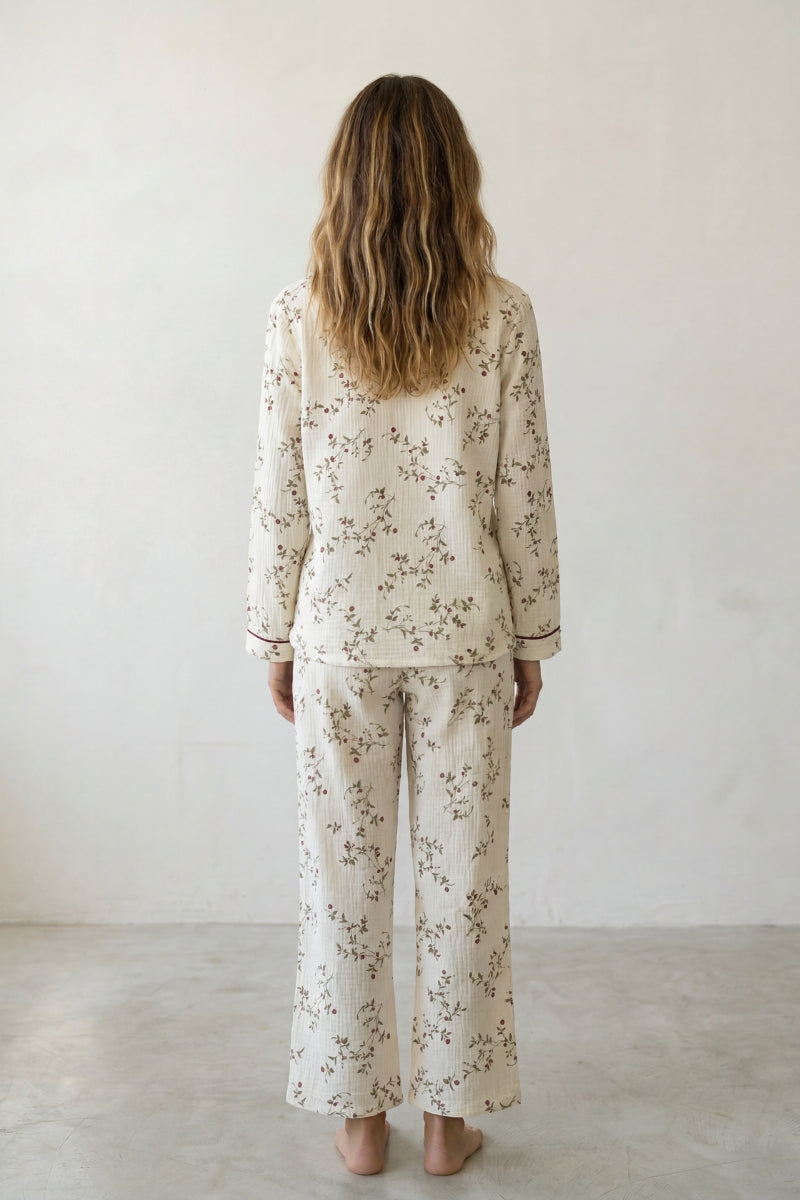 Baumwoll-Schlafanzug Blumen Ecru Damen, atmungsaktive Baumwolle, Baumwoll-Pyjama für Damen zum Einkuscheln, Rückansicht