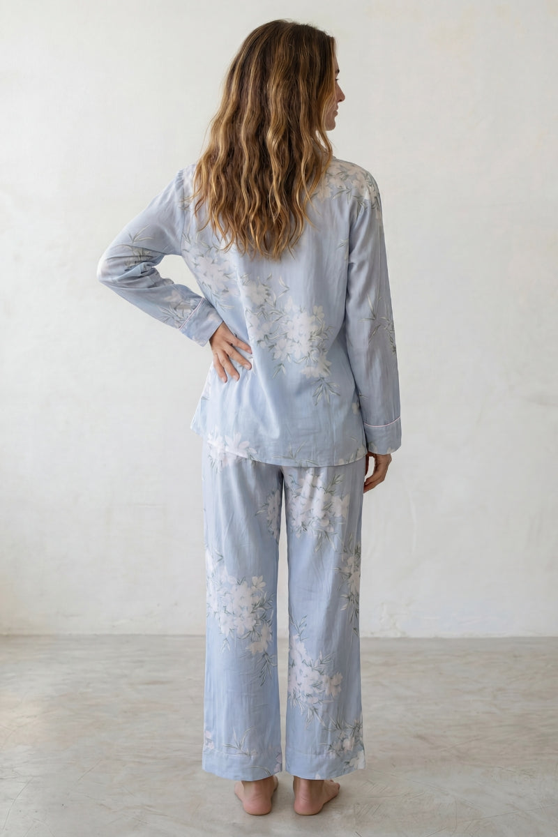 Baumwoll-Schlafanzug Blumen Hellblau Damen, atmungsaktive Baumwolle, Baumwoll-Pyjama für Damen, Detailansicht der Verarbeitung