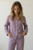Baumwoll-Schlafanzug Flieder Damen, atmungsaktive Baumwolle, Baumwoll-Pyjama für Damen zum Einkuscheln, Vorderansicht
