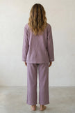 Baumwoll-Schlafanzug Flieder Damen, atmungsaktive Baumwolle, Baumwoll-Pyjama für Damen zum Einkuscheln, Rückansicht