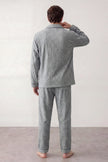 Baumwoll-Schlafanzug Grau Herren, atmungsaktive Baumwolle, Baumwoll-Pyjama für Herren zum Einkuscheln, Rückansicht