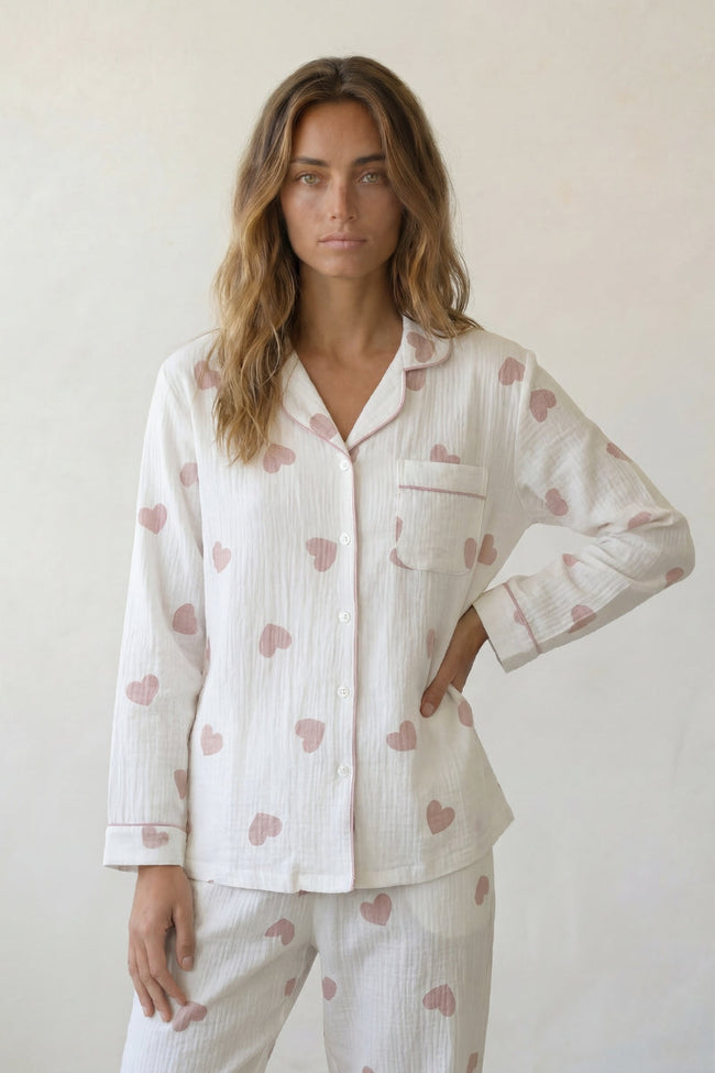 Baumwoll-Schlafanzug Herzen Damen, atmungsaktive Baumwolle, Baumwoll-Pyjama für Damen zum Einkuscheln, Vorderansicht