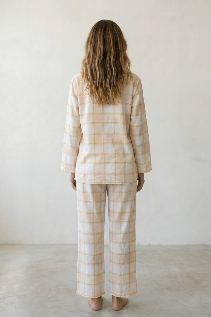 Baumwoll-Schlafanzug Karo Damen, atmungsaktive Baumwolle, Baumwoll-Pyjama für Damen zum Einkuscheln, Rückansicht