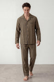 Baumwoll-Schlafanzug Khaki Herren, atmungsaktive Baumwolle, Baumwoll-Pyjama für Herren zum Einkuscheln, Vorderansicht