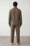 Baumwoll-Schlafanzug Khaki Herren, atmungsaktive Baumwolle, Baumwoll-Pyjama für Herren zum Einkuscheln, Rückansicht
