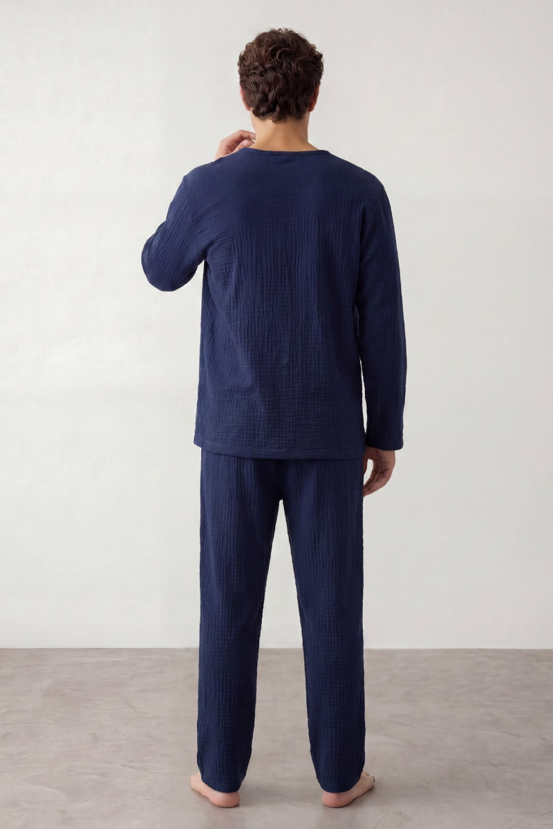 Baumwoll-Schlafanzug Marineblau Herren, atmungsaktive Baumwolle, Baumwoll-Pyjama für Herren zum Einkuscheln, Seitenansicht