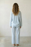 Baumwoll-Schlafanzug Streifen Blau Damen, atmungsaktive Baumwolle, Baumwoll-Pyjama für Damen zum Einkuscheln, Rückansicht