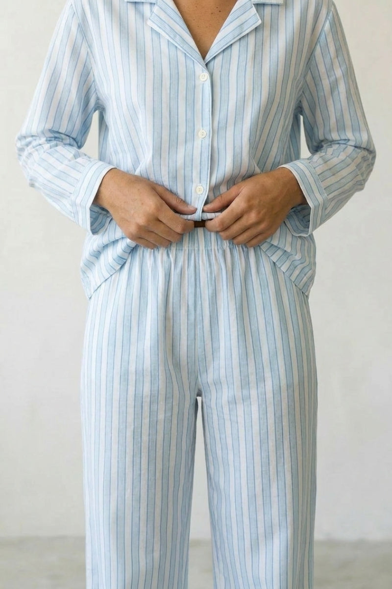 Baumwoll-Schlafanzug Streifen Blau Damen, atmungsaktive Baumwolle, Baumwoll-Pyjama für Damen, Detailansicht der Verarbeitung