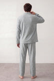 Baumwoll-Schlafanzug Streifen Grau Herren, atmungsaktive Baumwolle, Baumwoll-Pyjama für Herren zum Einkuscheln, Rückansicht