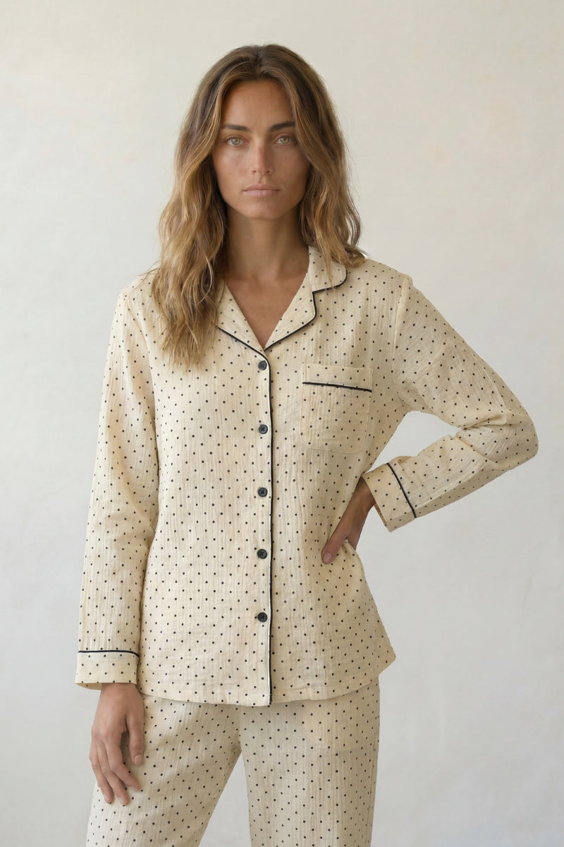 Baumwoll-Schlafanzug Taupe Damen, atmungsaktive Baumwolle, Baumwoll-Pyjama für Damen zum Einkuscheln, Rückansicht