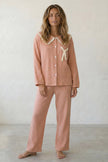 Baumwoll-Schlafanzug Terrakotta Damen, atmungsaktive Baumwolle, Baumwoll-Pyjama für Damen zum Einkuscheln, Vorderansicht