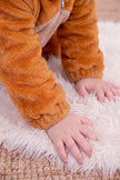 Einteiler Schlafanzug Baby Löwe, Kapuze und weiches Material, einteiliger Schlafanzug für Kinder zum Einkuscheln, Rückansicht