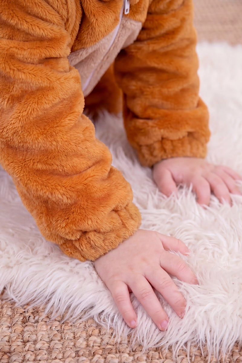 Einteiler Schlafanzug Baby Löwe, Kapuze und weiches Material, einteiliger Schlafanzug für Kinder zum Einkuscheln, Rückansicht