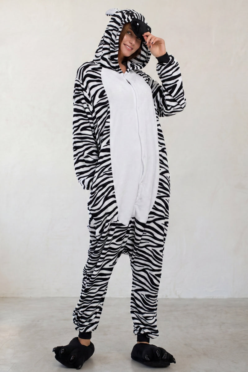 Einteiler Schlafanzug Tier Zebra, Kapuze und durchgehender Reißverschluss, einteiliger Schlafanzug für Damen und Herren, Vorderansicht