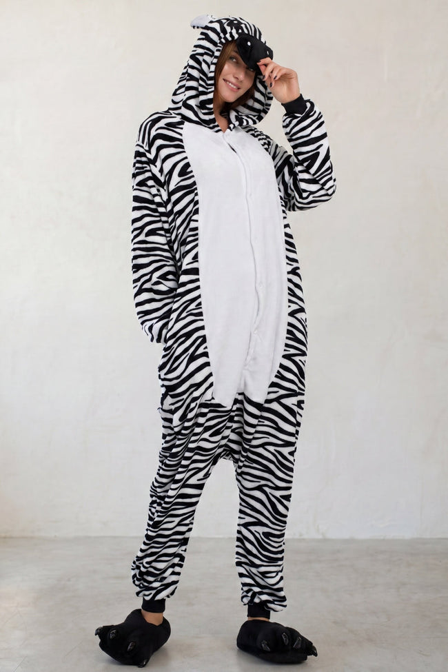 Einteiler Schlafanzug Tier Zebra, Kapuze und durchgehender Reißverschluss, einteiliger Schlafanzug für Damen und Herren, Vorderansicht