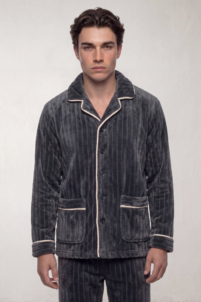Fleece-Schlafanzug Anthrazit Gerippt Herren, flauschiges Fleece, Fleece-Pyjama für Herren zum Einkuscheln, Vorderansicht