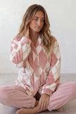 Fleece-Schlafanzug Argyle Rosé, flauschiges Fleece, Fleece-Pyjama für Damen zum Einkuscheln, Vorderansicht