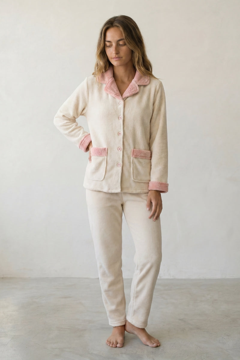 Fleece-Schlafanzug Creme mit Rosé-Paspel, flauschiges Fleece, Fleece-Pyjama für Damen zum Einkuscheln, Vorderansicht
