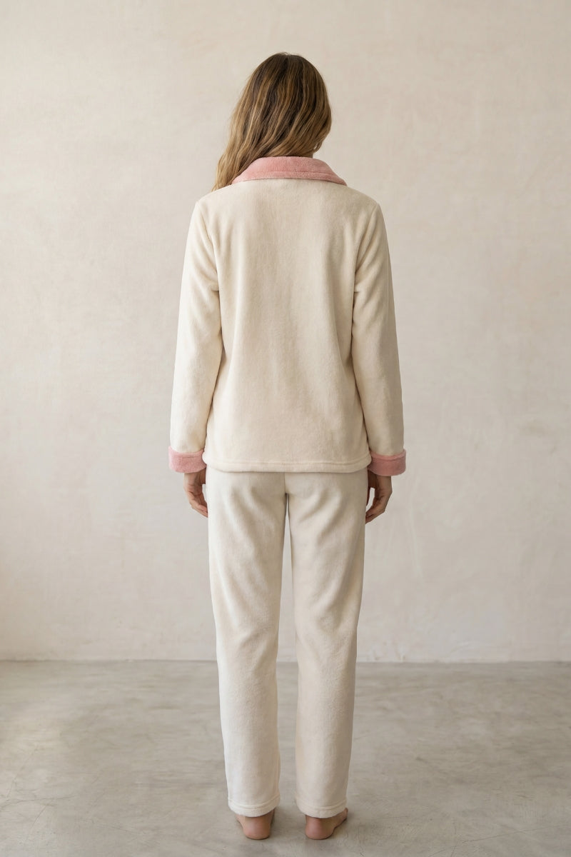 Fleece-Schlafanzug Creme mit Rosé-Paspel, flauschiges Fleece, Fleece-Pyjama für Damen zum Einkuscheln, Rückansicht