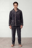 Fleece-Schlafanzug Dunkelgrau Herren, flauschiges Fleece, Fleece-Pyjama für Herren zum Einkuscheln, Vorderansicht