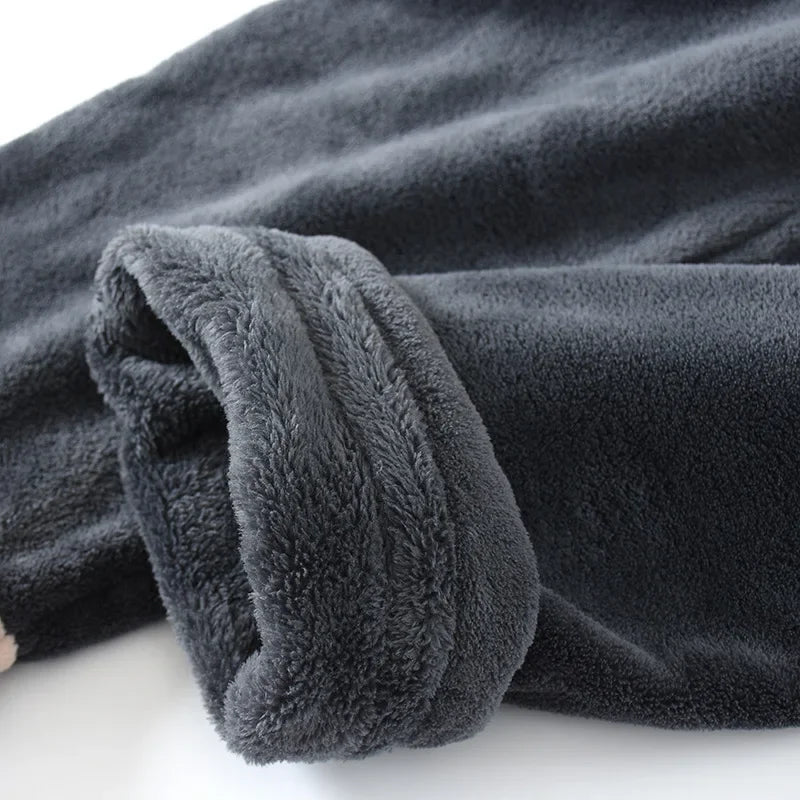 Fleece-Schlafanzug Dunkelgrau Herren, flauschiges Fleece, Fleece-Pyjama für Herren zum Einkuscheln, Rückansicht