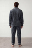 Fleece-Schlafanzug Dunkelgrau Herren, flauschiges Fleece, Fleece-Pyjama für Herren, Detailansicht der Verarbeitung