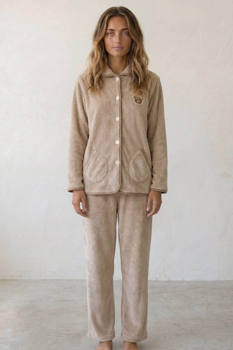Fleece-Schlafanzug Taupe, flauschiges Fleece, Fleece-Pyjama für Damen zum Einkuscheln, Vorderansicht
