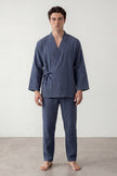 Kimono-Schlafanzug mit Bindegürtel Herren, atmungsaktive Baumwolle, Baumwoll-Pyjama für Herren zum Einkuscheln, Vorderansicht