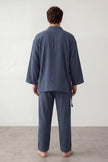 Kimono-Schlafanzug mit Bindegürtel Herren, atmungsaktive Baumwolle, Baumwoll-Pyjama für Herren zum Einkuscheln, Rückansicht
