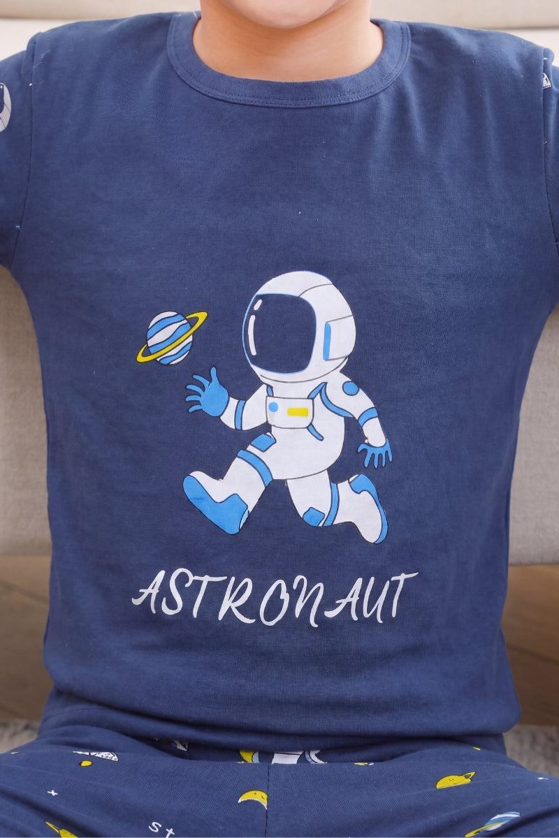 Kinder-Schlafanzug Astronaut Jungen, flache Nähte, Kinder-Pyjama für Jungen zum Einkuscheln, Detailansicht der Verarbeitung