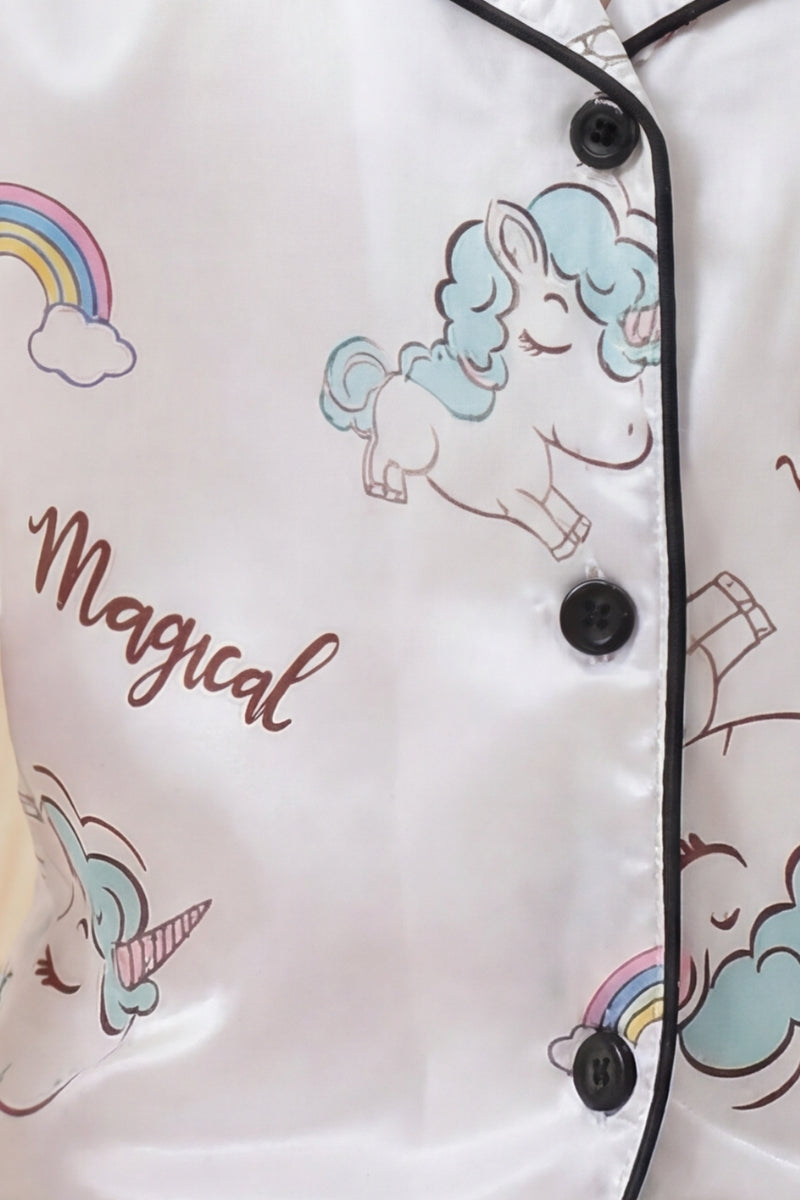 Kinder-Schlafanzug Kawaii Mädchen, flache Nähte, Kinder-Pyjama für Mädchen zum Einkuscheln, Materialdetail in Nahaufnahme