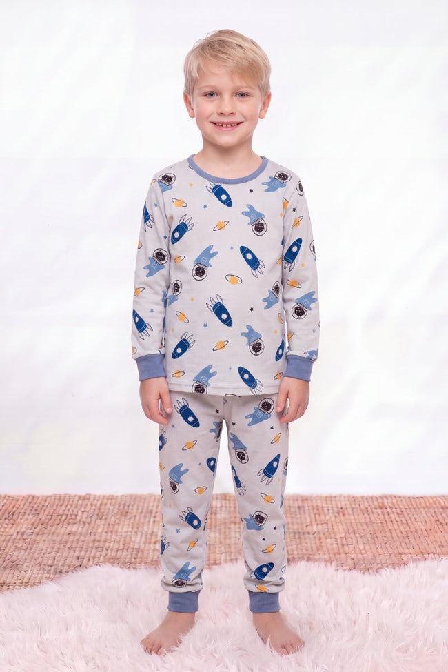 Kinder-Schlafanzug Rakete Jungen, flache Nähte, Kinder-Pyjama für Jungen zum Einkuscheln, Vorderansicht