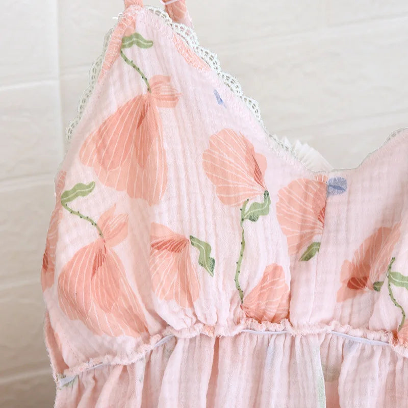 Kurzer Schlafanzug Rosé mit Fruchtmuster, leichtes Material, kurzer Pyjama für Damen zum Einkuscheln, Rückansicht