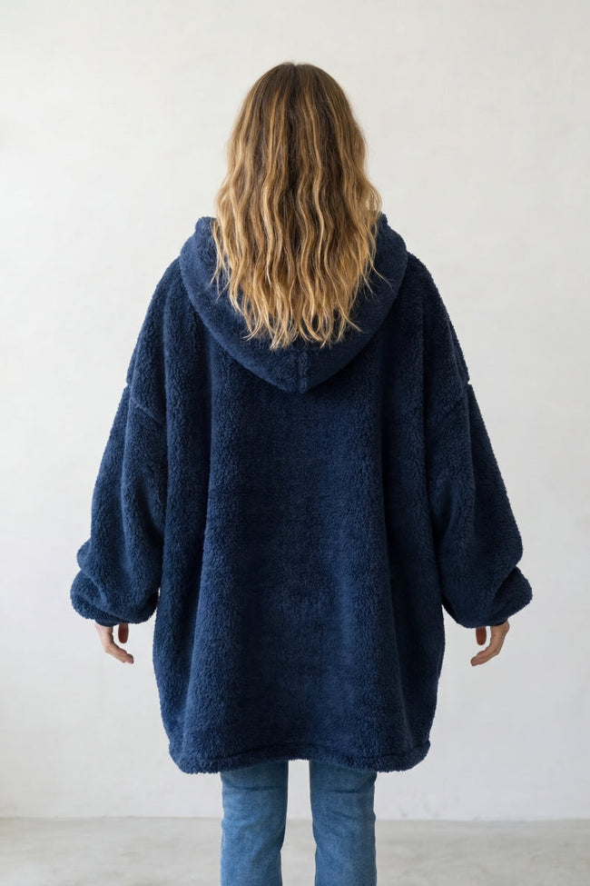 Kuscheldecke mit Ärmeln Marineblau, Oversize-Schnitt mit Kapuze, Kuscheldecke mit Ärmel zum Einkuscheln, Rückansicht