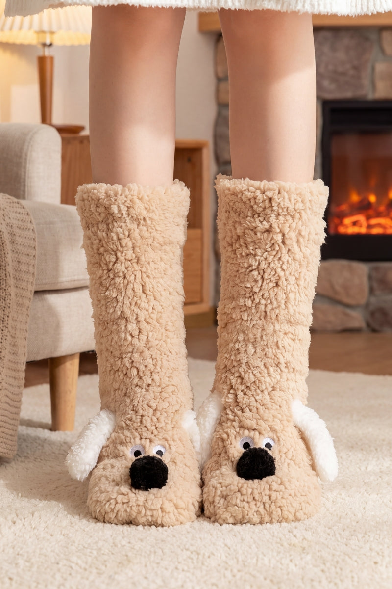 Kuschelsocken Plüsch Bär, flauschiges Material, warme Kuschelsocken zum Einkuscheln, Vorderansicht