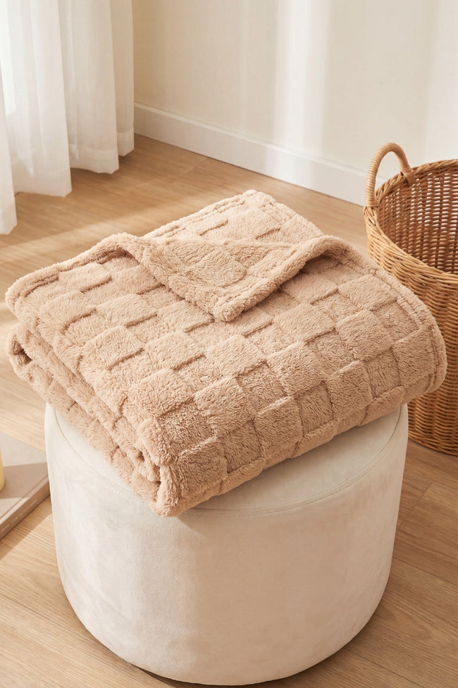 Felldecke Khaki, flauschige Felldecke aus Kuschelfleece, warm und weich für gemütliche Abende auf dem Sofa