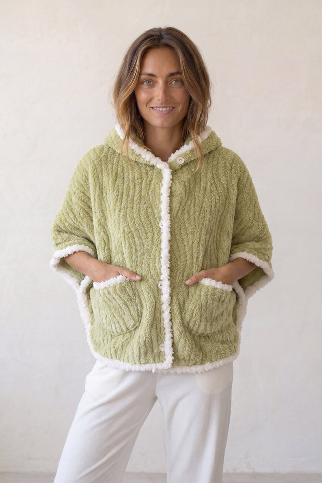 Fleece-Poncho Grün, Fleece-Poncho in Grün für Damen, weich und warm für gemütliche Stunden zu Hause