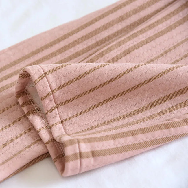 Partner-Schlafanzug Gestreift, abgestimmter Schlafanzug für Damen und Herren in Rosa und Dunkelgrau, weich und warm für gemütliche Nächte zu zweit