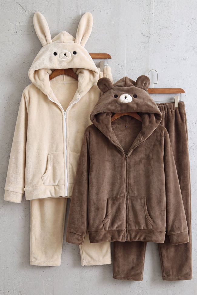Partner-Schlafanzug Tiermotiv, abgestimmter Schlafanzug für Damen und Herren in Kaffee Bär und Beige Hase und Kaffee Bär, weich und warm für gemütliche Nächte zu zweit