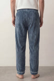 Schlafhose Flausch Denim Herren, weicher Gummibund, Pyjamahose für Herren zum Einkuscheln, Rückansicht