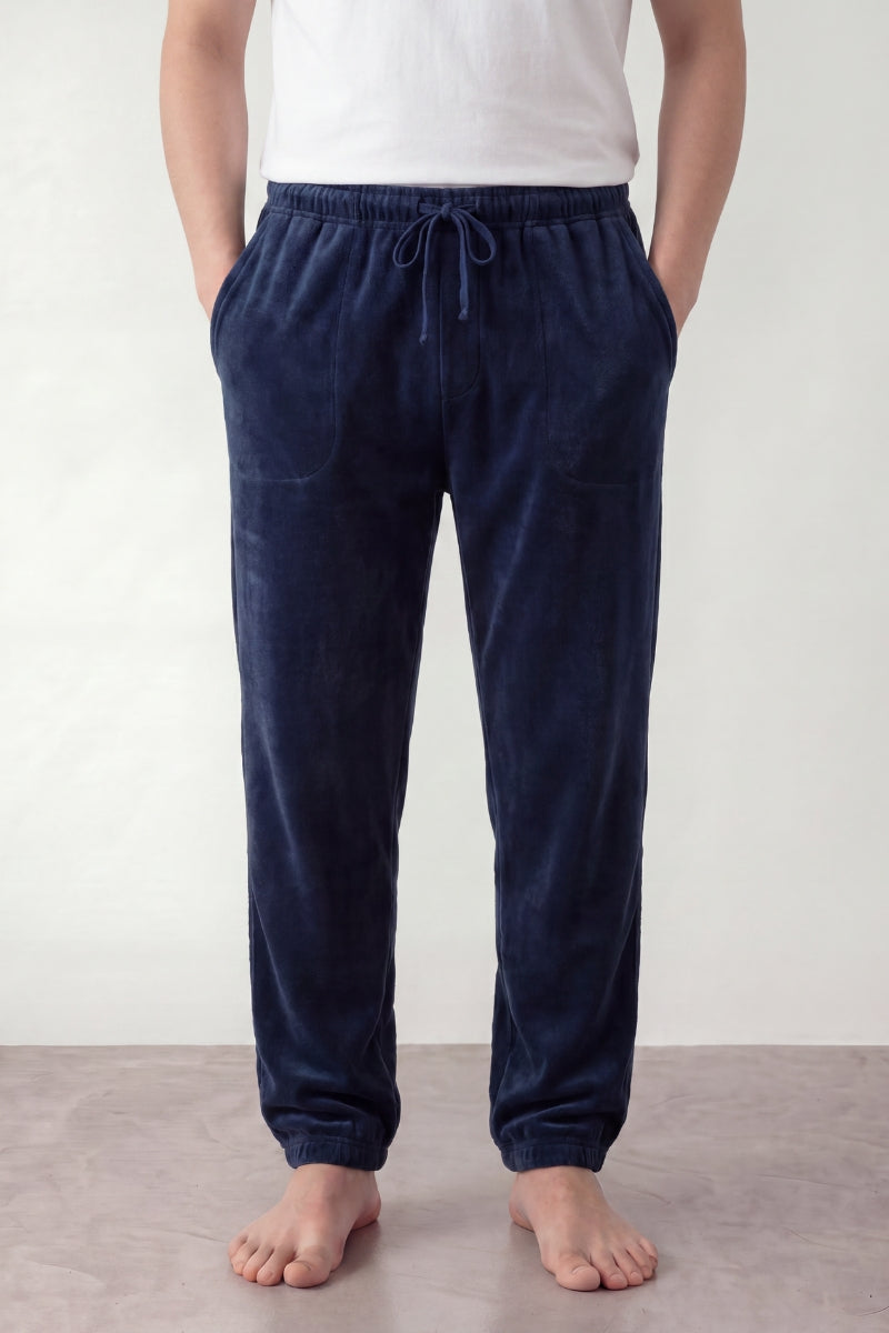 Schlafhose Flausch Marineblau Herren, weicher Gummibund, Pyjamahose für Herren zum Einkuscheln, Vorderansicht