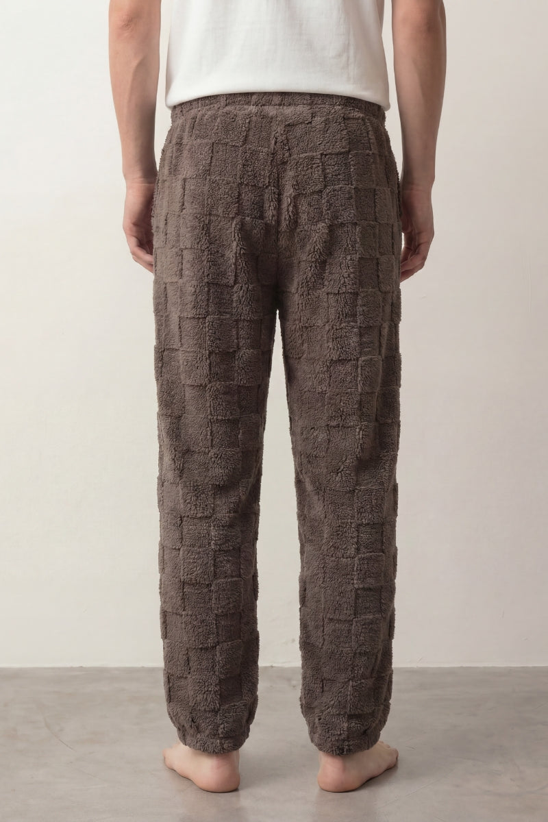 Schlafhose Kuschelfleece Braun Herren, weicher Gummibund, Pyjamahose für Herren zum Einkuscheln, Rückansicht